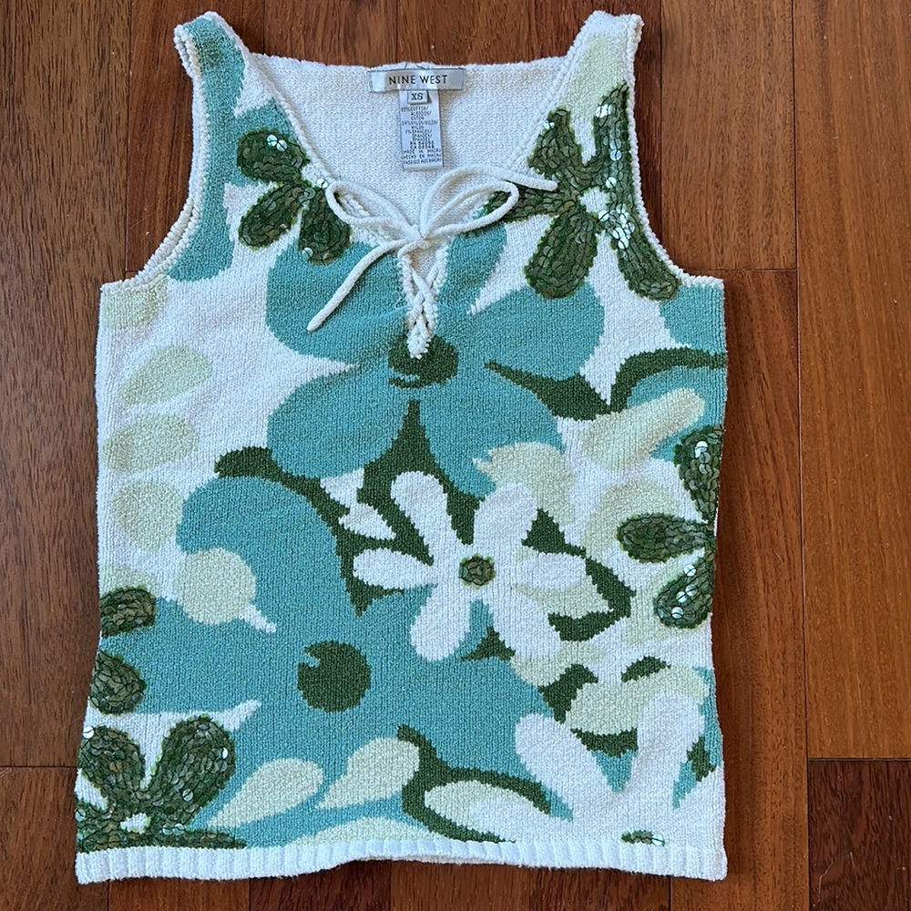 Pretty Nine West Vest w Sequins Vintage tank top